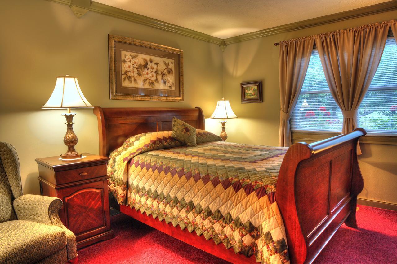 Los Gatos Bed & Breakfast Penn Yan Exterior foto